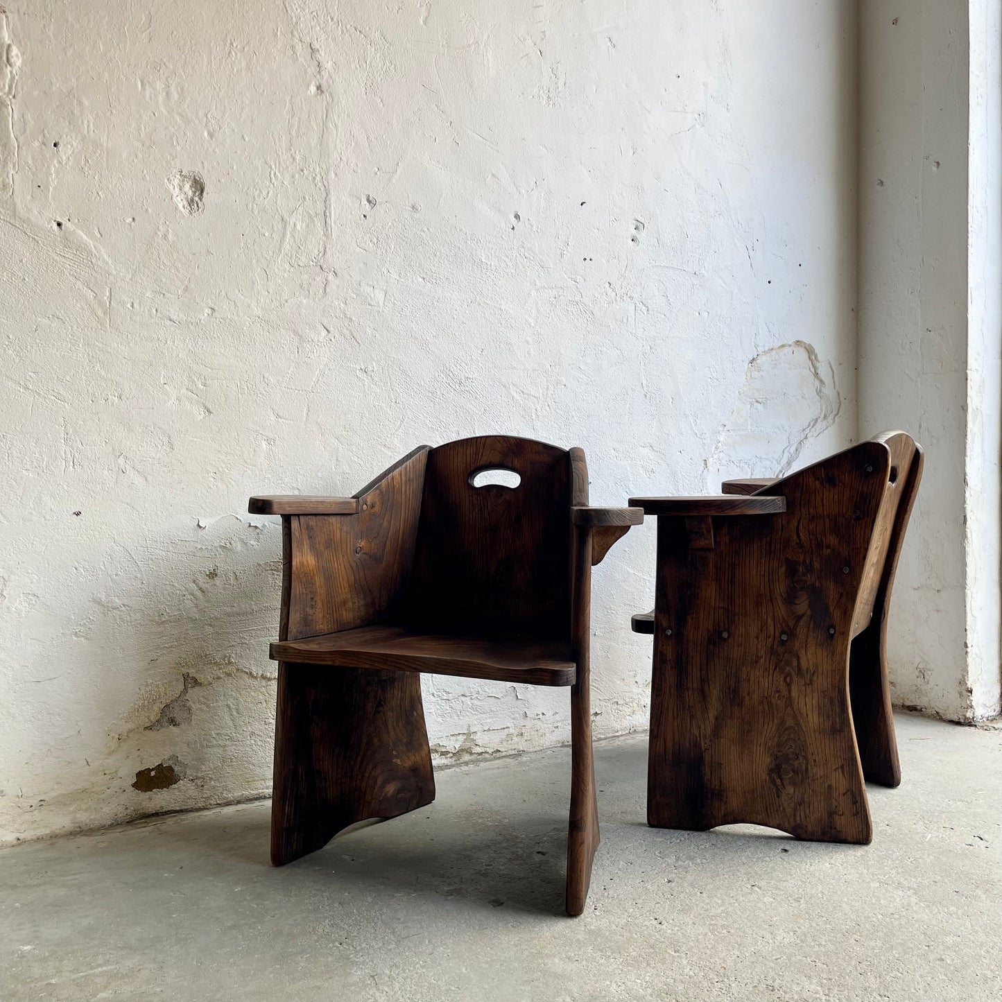 A Pair Of Vintage Elm Armchairs - #1865