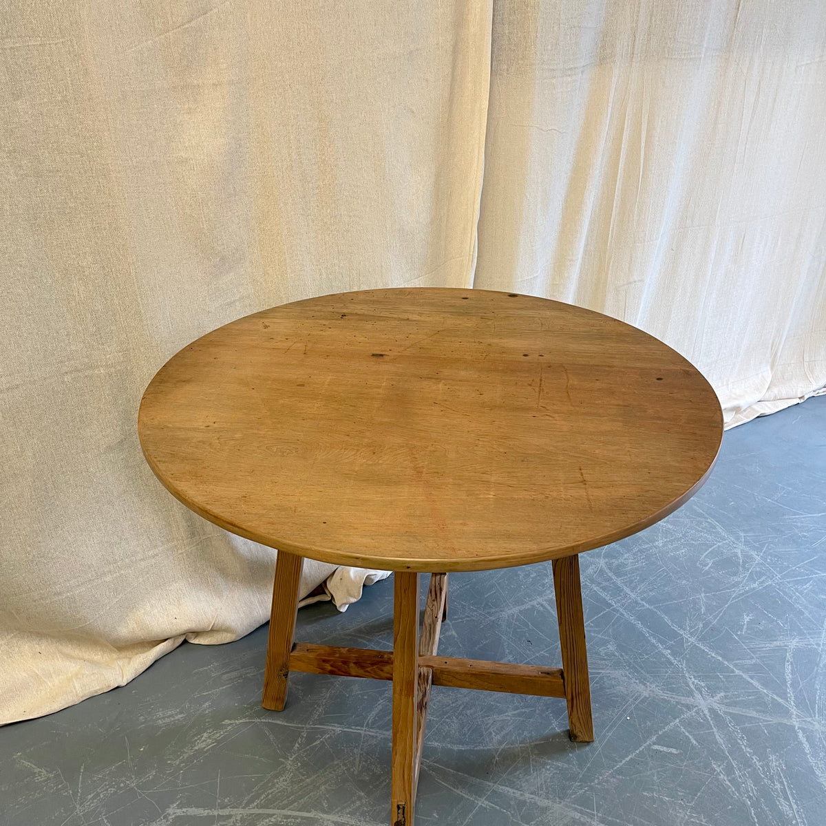 Vintage Pine Round Table - #2414