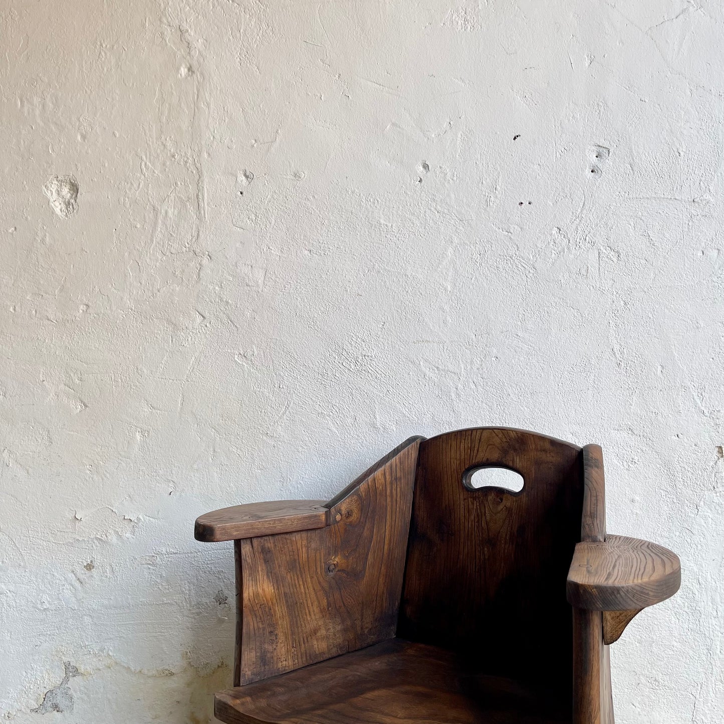 A Pair Of Vintage Elm Armchairs - #1865