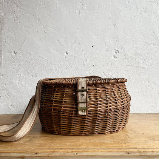 Fishing basket