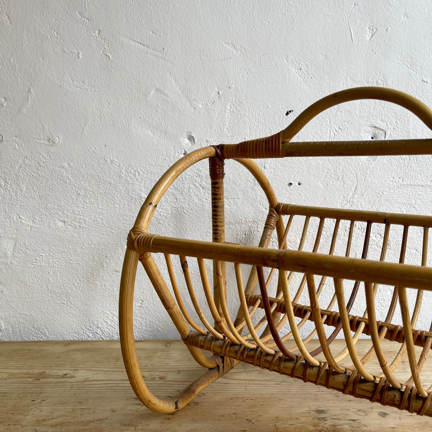 Vintage Magazine Holder -#1985